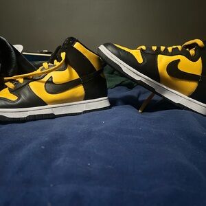 Black and yellow high top nike dunks